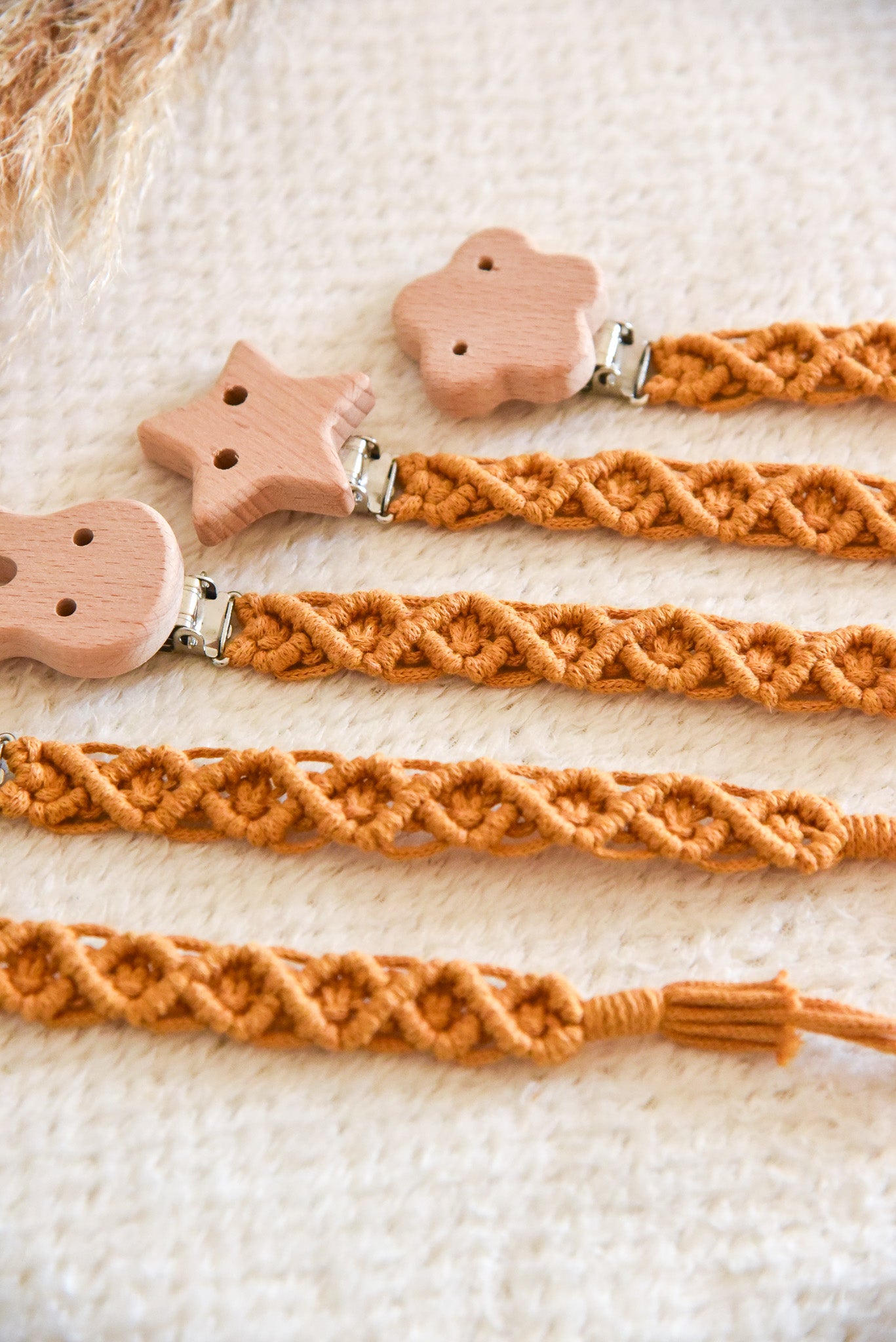 Attache tétine simple