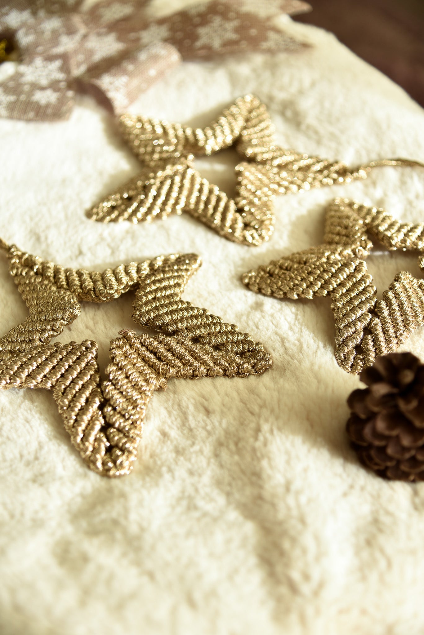 Grande étoile de noël doré