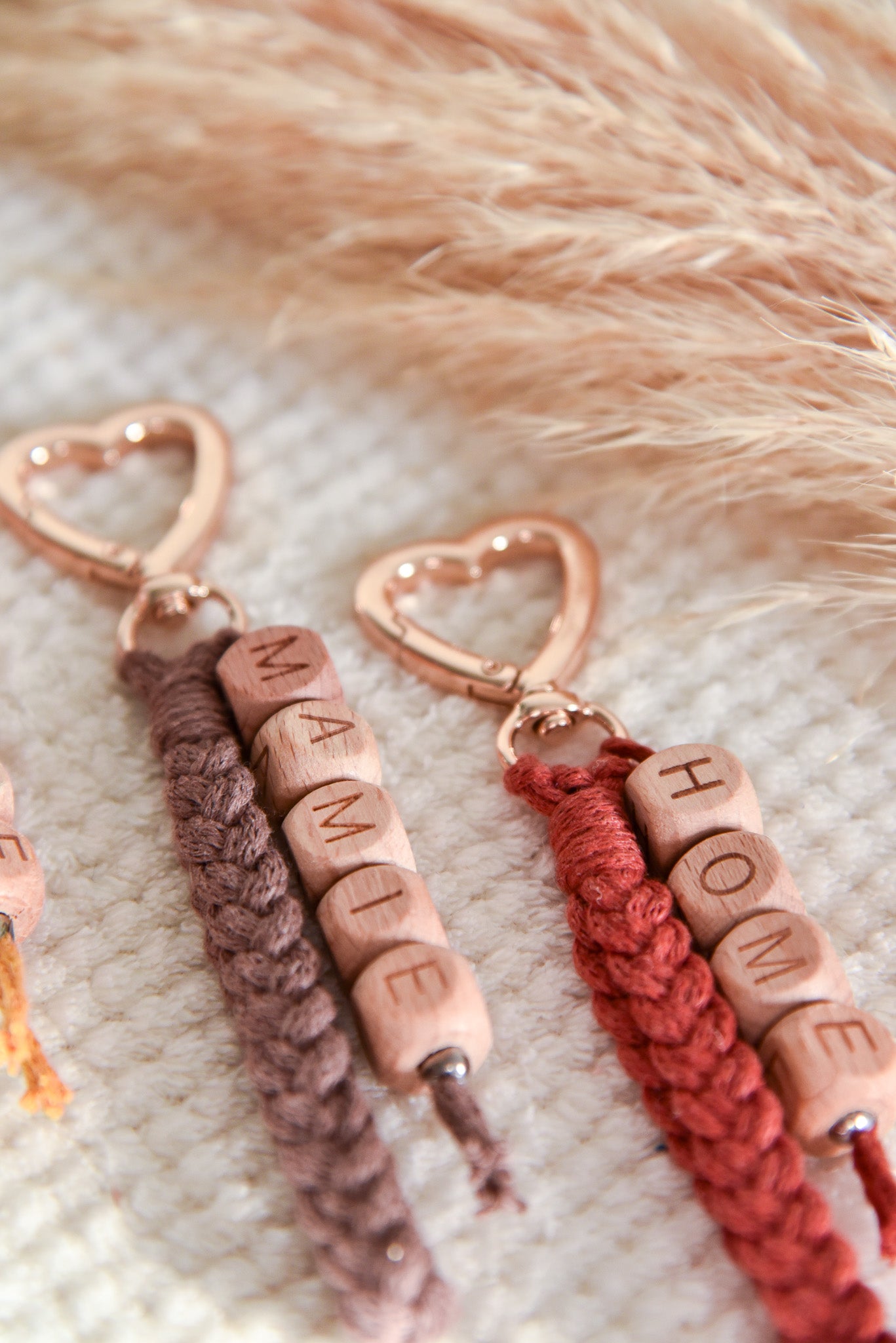 Porte clé macramé cœur simple personnalisable