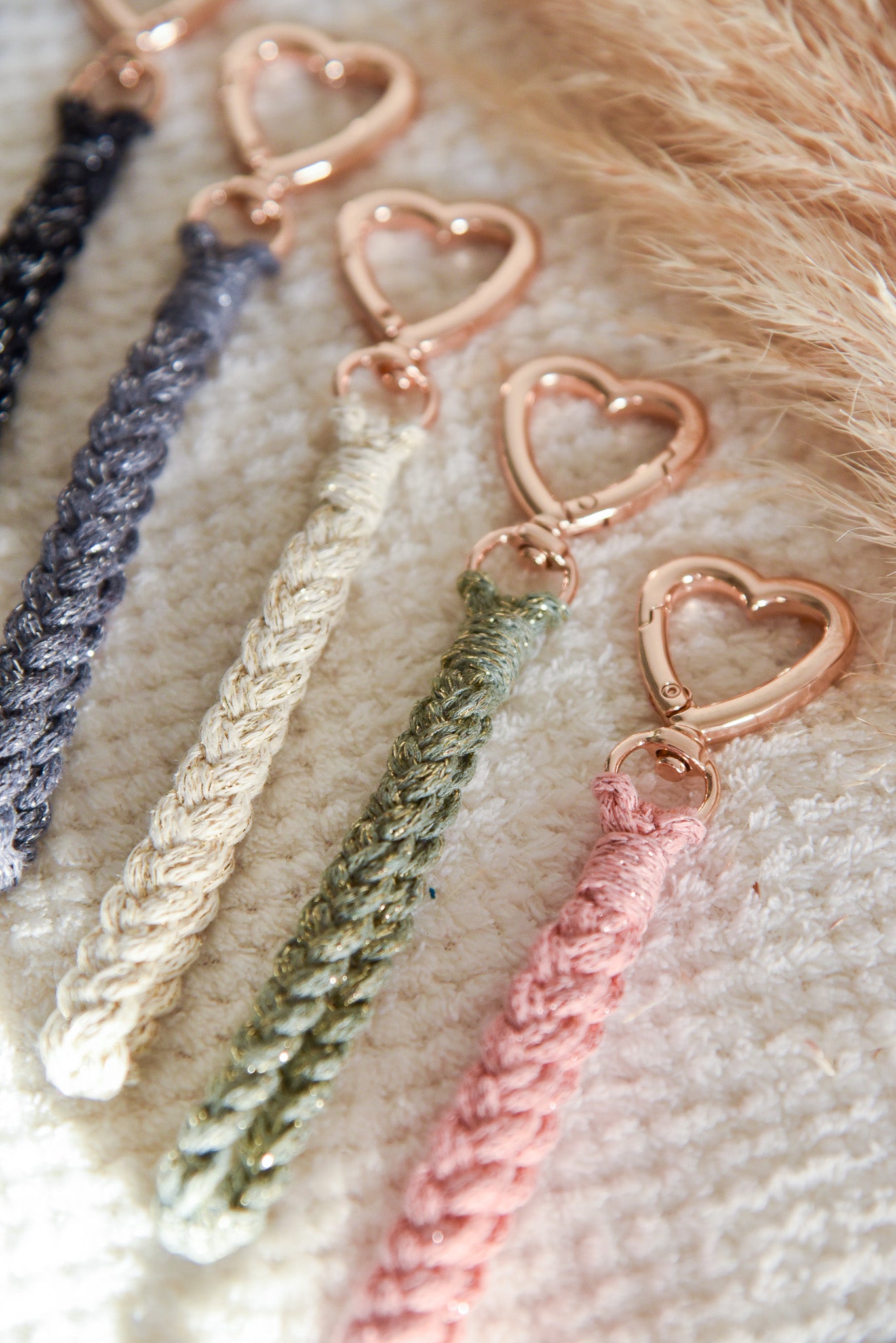 Porte clé macramé cœur pailleté simple