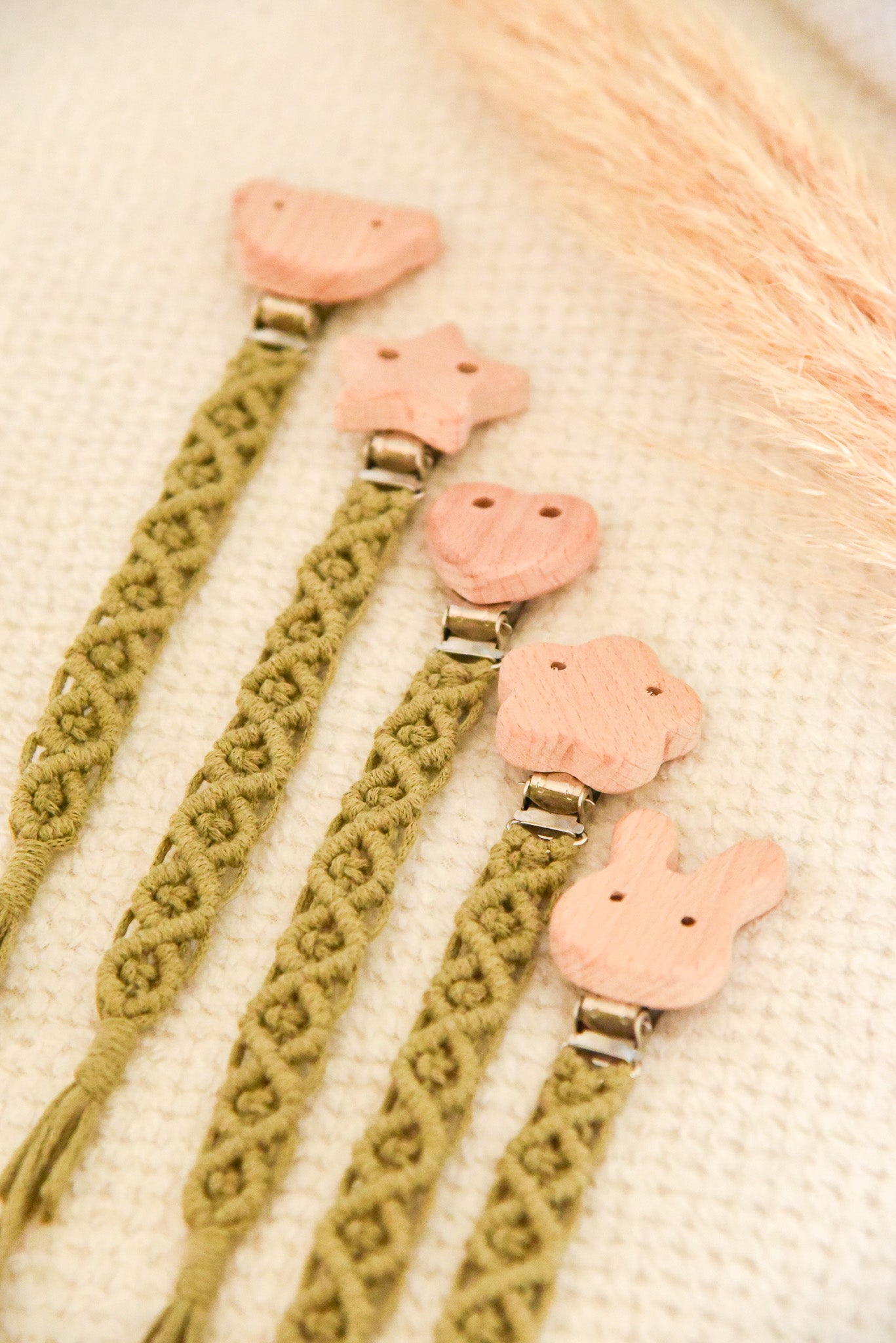 Attache tétine simple