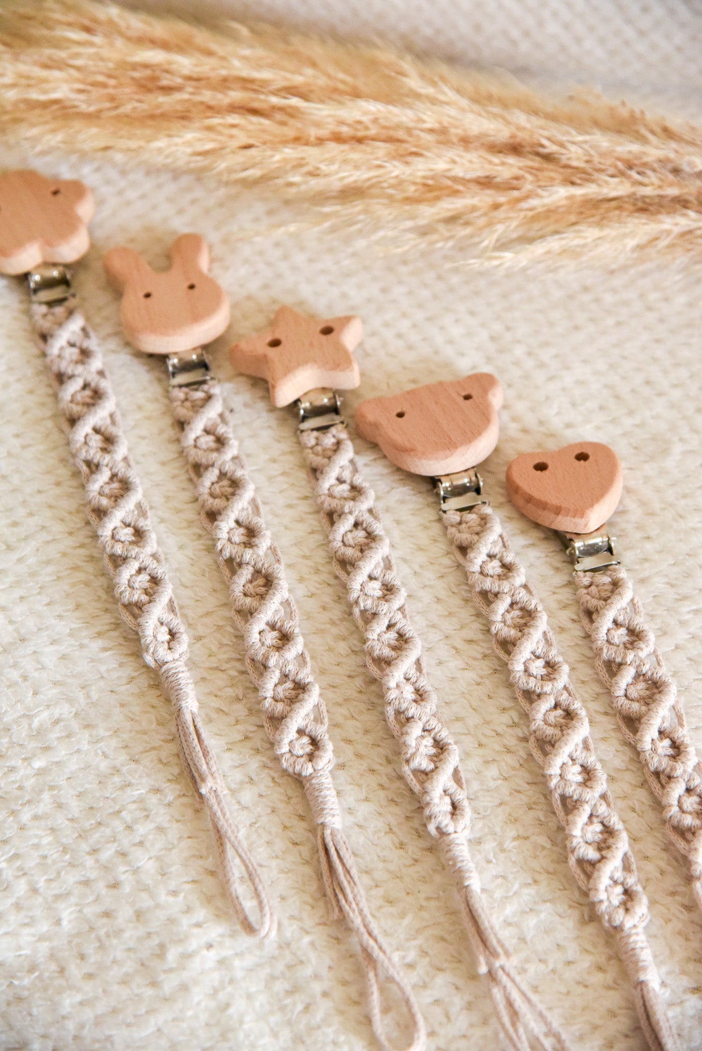 Attache tétine simple