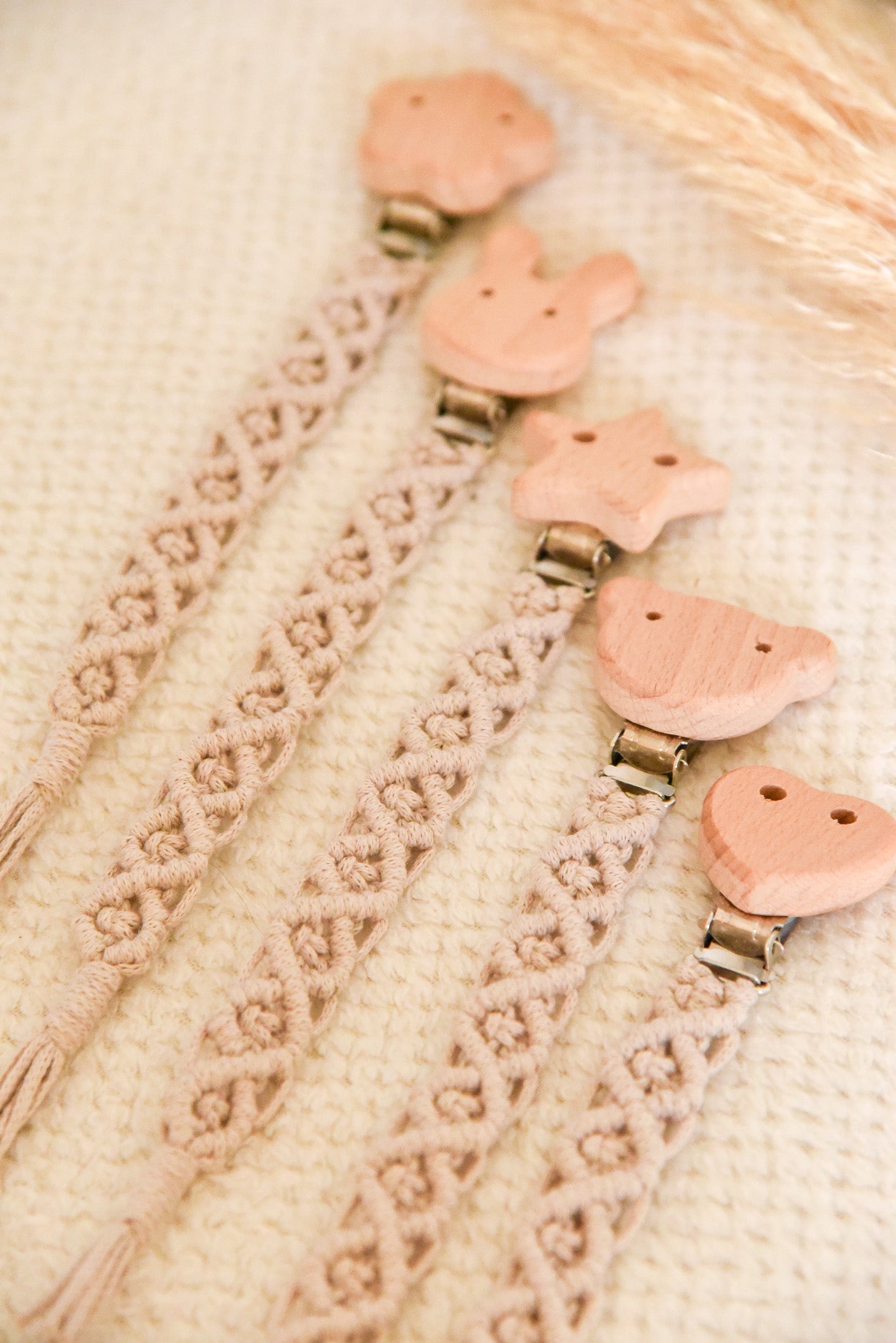 Attache tétine simple