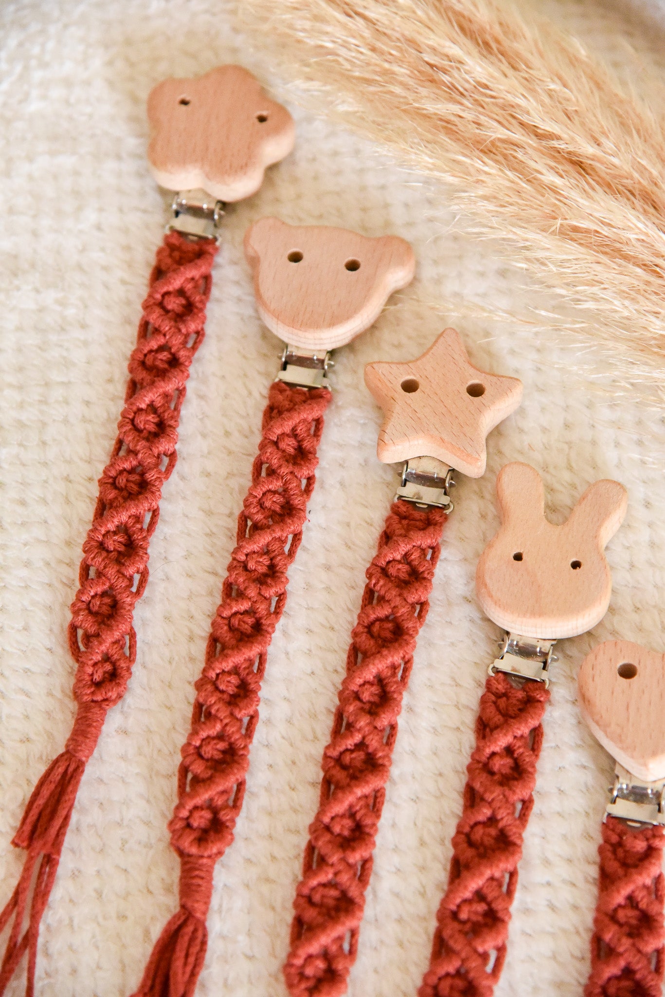 Attache tétine simple