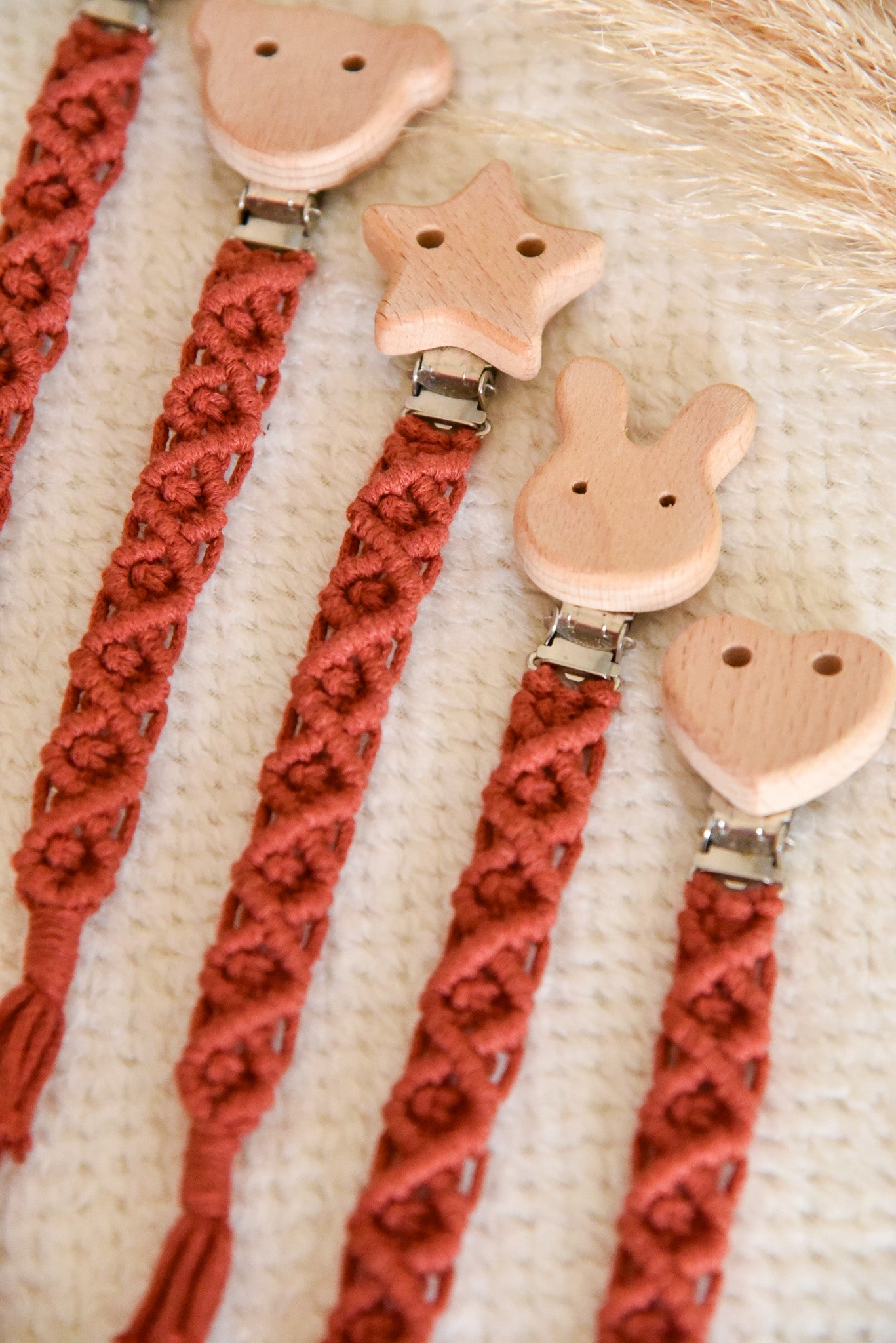 Attache tétine simple