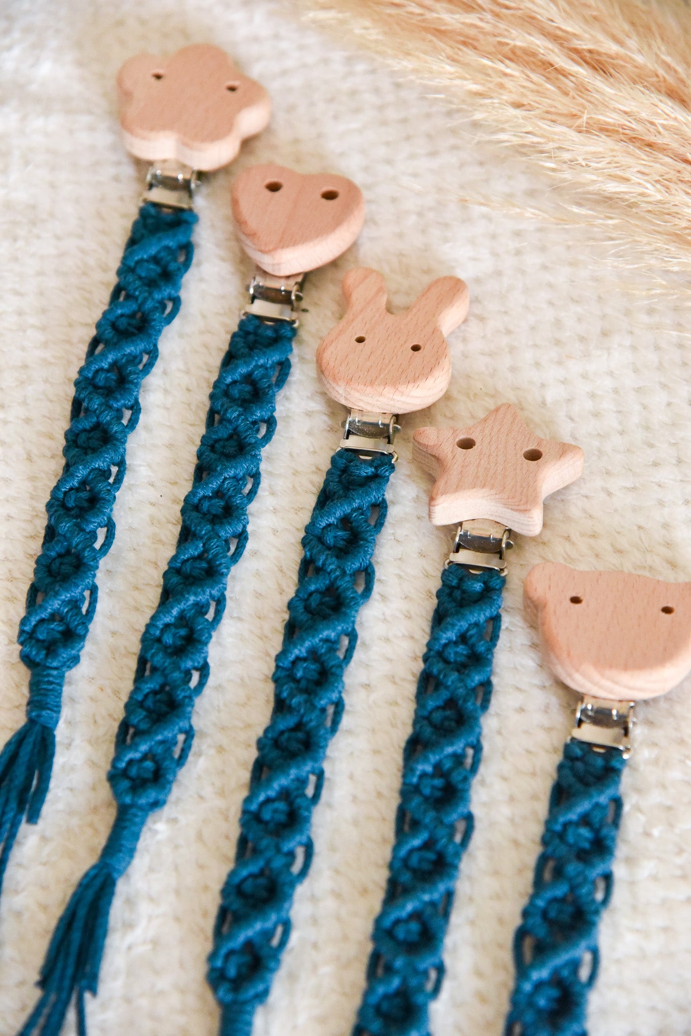 Attache tétine simple