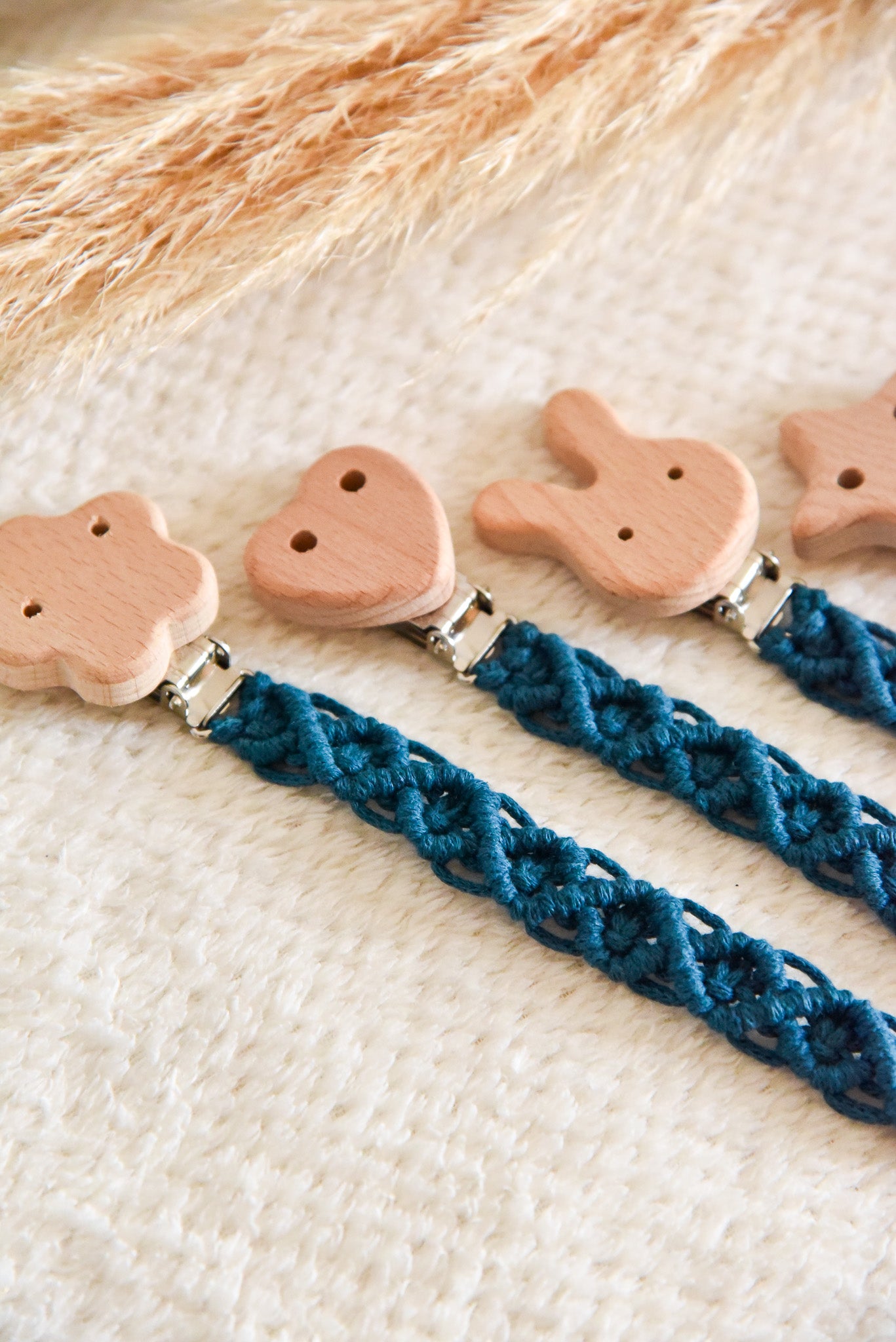 Attache tétine simple