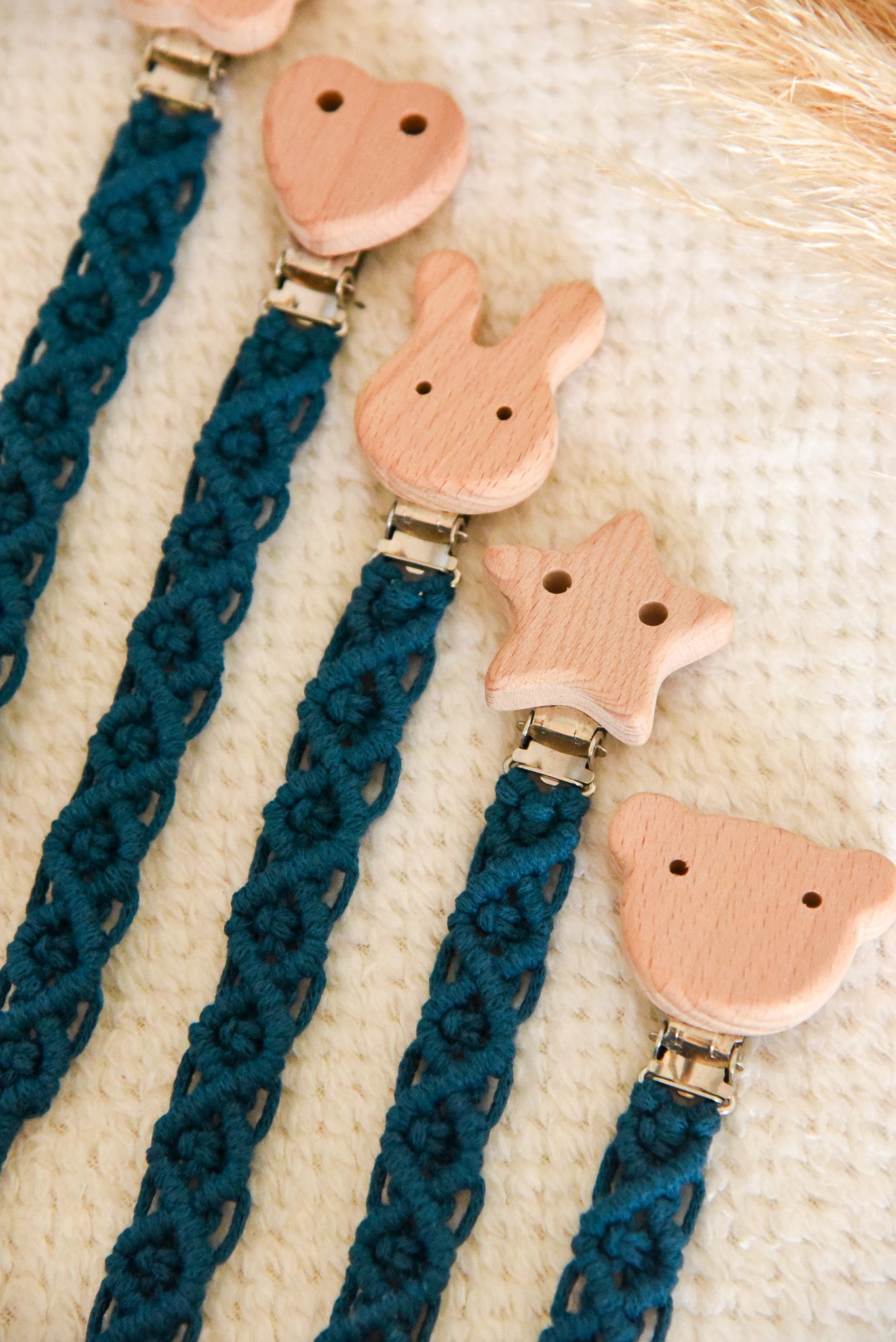 Attache tétine simple