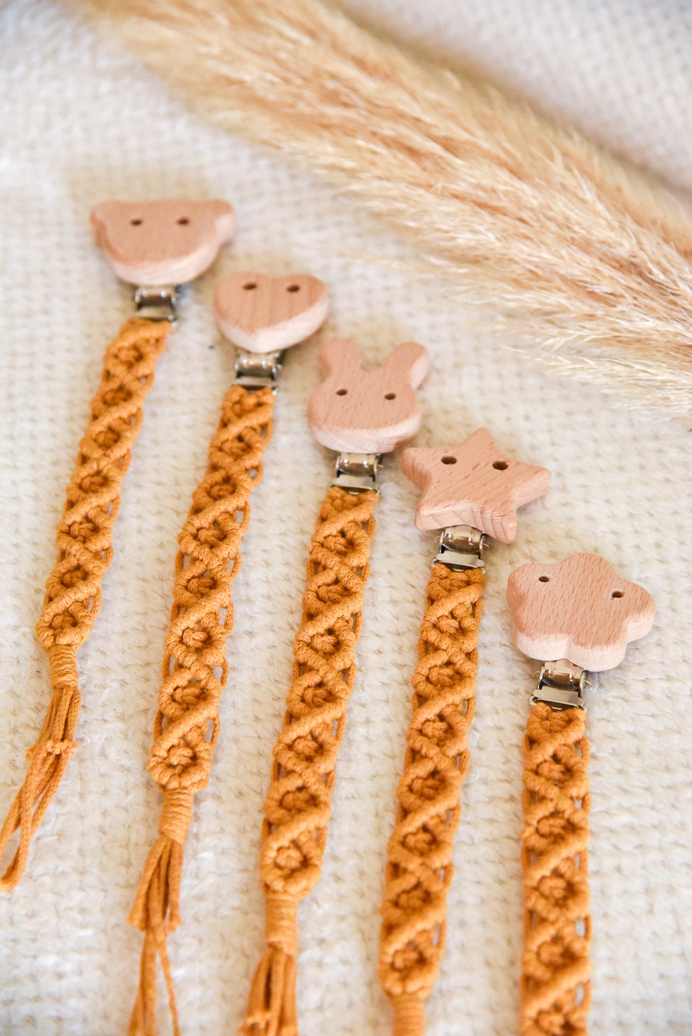 Attache tétine simple