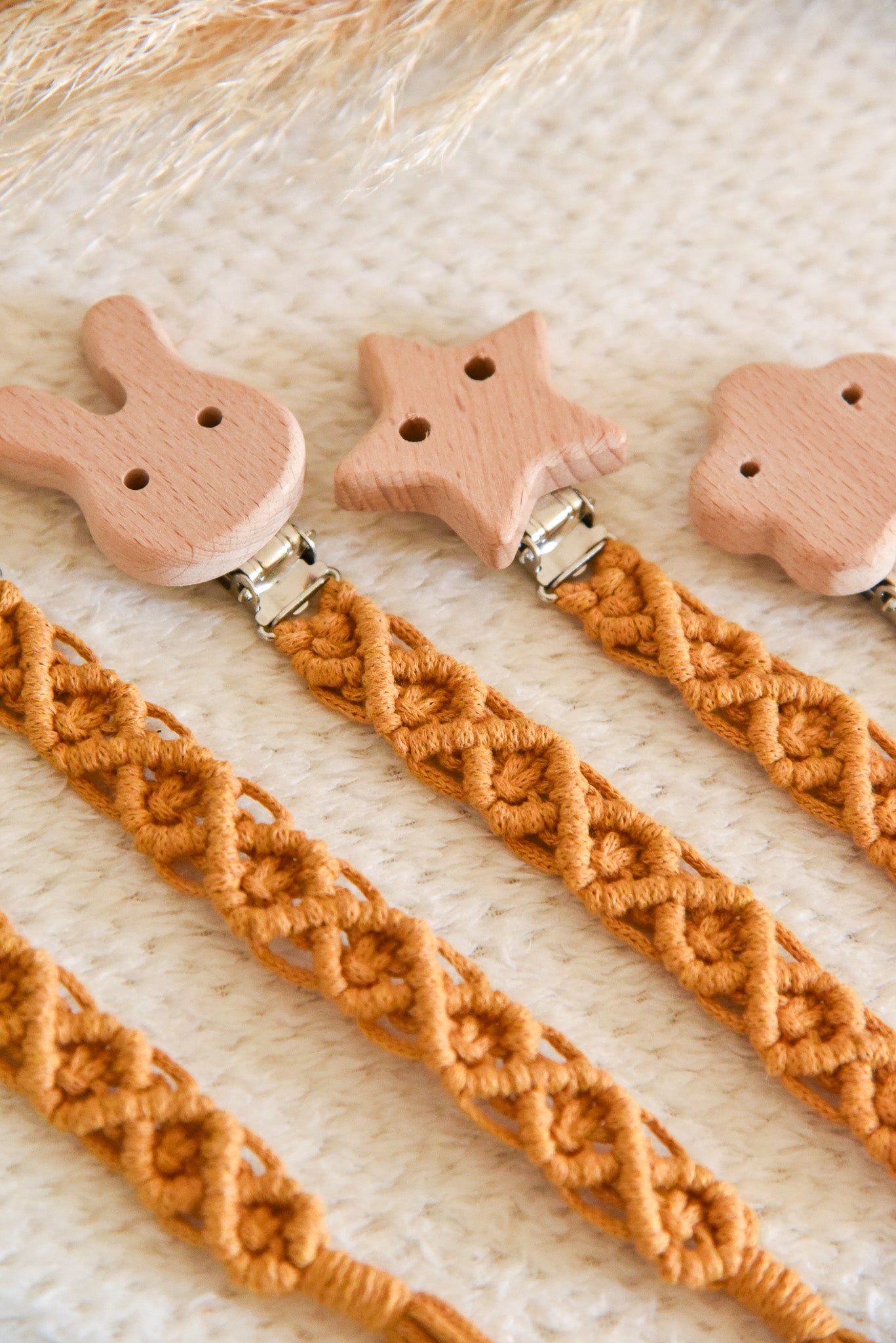 Attache tétine simple