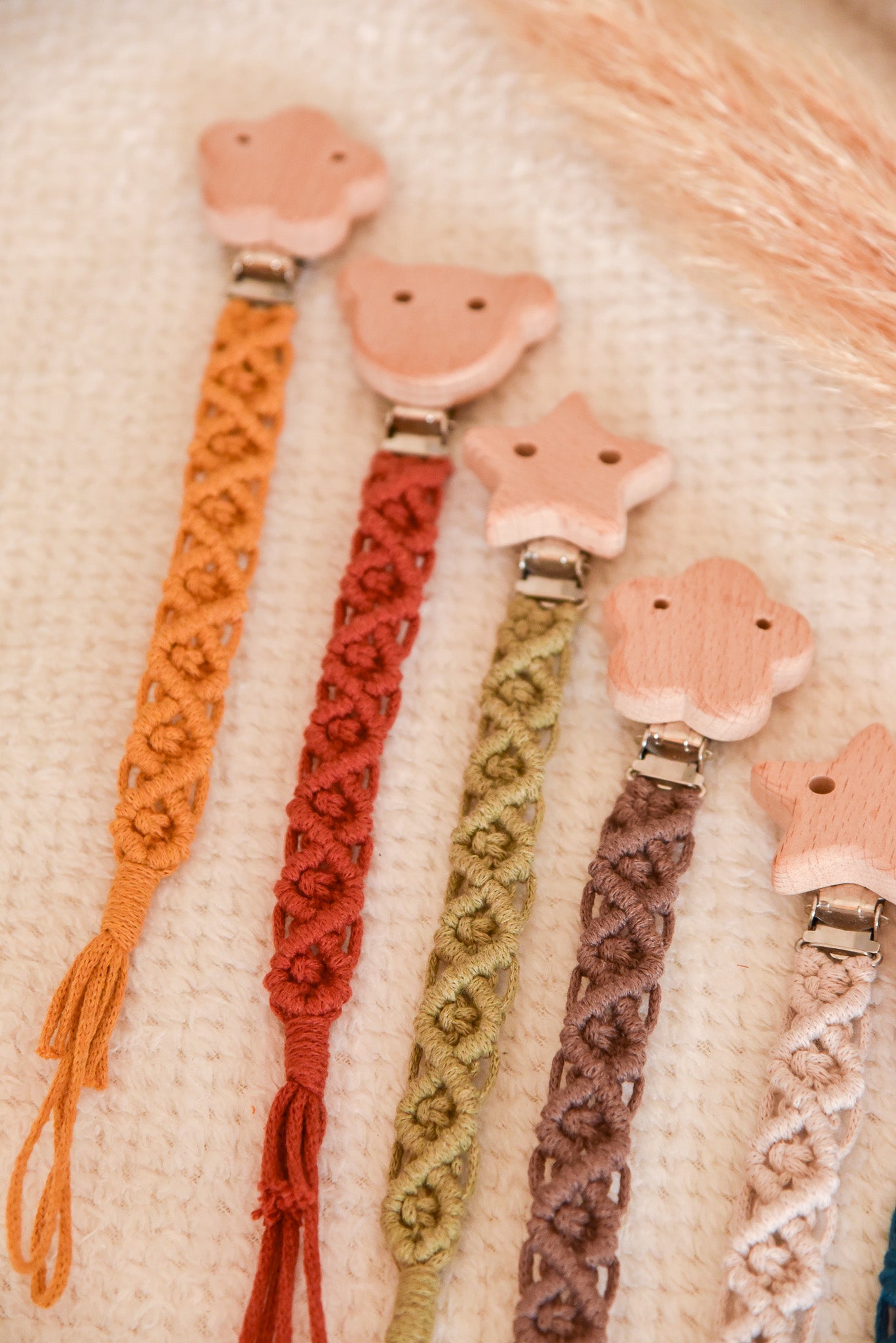 Attache tétine simple