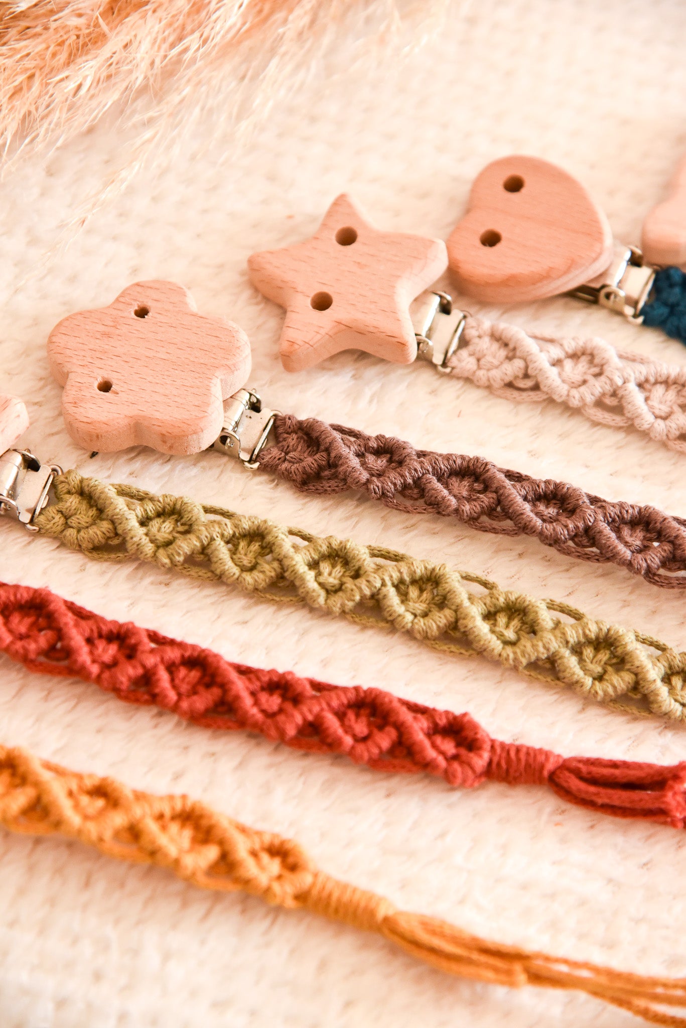 Attache tétine simple