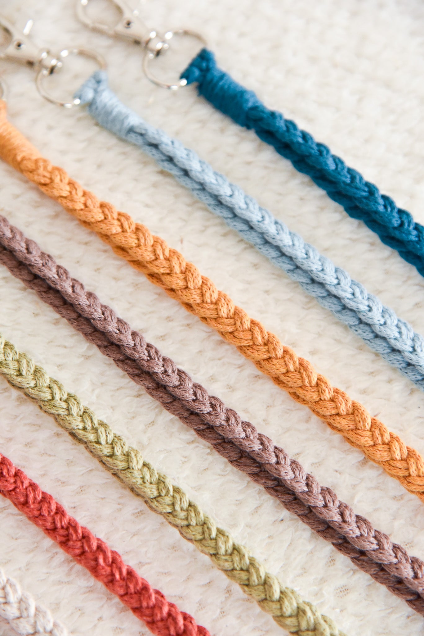 Collier attache téléphone PETIT MODELE simple